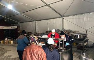 Ataşehir Belediyesi afet bölgelerinde aşevi kuruyor