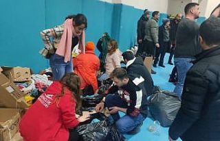 Aydınlı gençler projeyi yarım bıraktılar, depremzedelere...