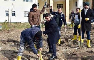 Balıkesir Üniversitesinde Fidan Dikim etkinliği...
