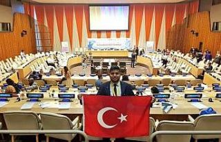 Bangladeşli Emon, Türkiye’nin acısını hafifletmek...