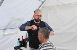 Başakşehirli berberlerden afet bölgesinde anlamlı...