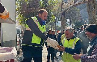 Başkan Altay, mobil mutfak tırı ve ekmek fırınında...