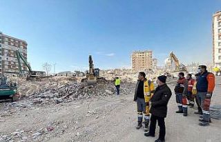 Başkan Çolakbayrakdar, deprem bölgesindeki çalışmaları...