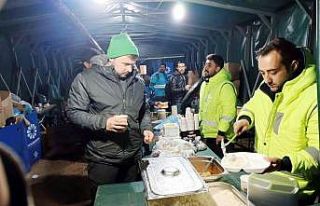 Başkan Çolakbayrakdar; “Depremin ilk saatlerinden...