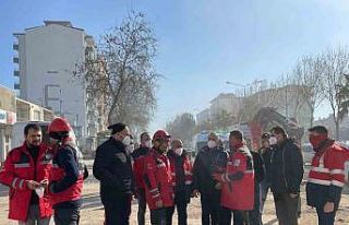 Başkan Dursun deprem bölgesinde afetzedelerle birlikte