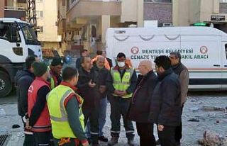 Başkan Gümüş deprem bölgesinde