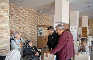 Başkan Günel, depremzedeler ile görüştü