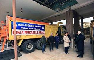 Başkan Gürün karla mücadele ekiplerinden bilgi...