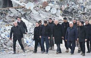 Başkan Orkan deprem bölgesinde ziyaretlerini sürdürdü