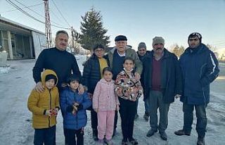 Başkan Pekmezci deprem bölgesinde depremzedelerle...