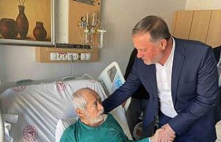 Başkan Tatlıdede yaralı depremzedeleri ziyaret...