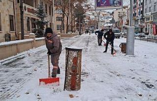 Bayburt Belediyesinin yoğun kar mesaisi devam ediyor