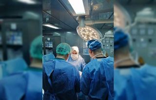 Bayraktar gemisinde depremzedelere ameliyat hizmeti