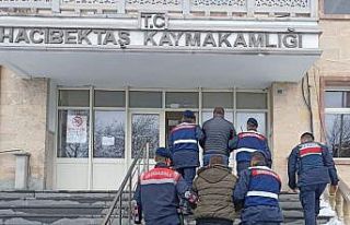 Baz istasyonu hırsızları tutuklandı