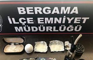 Bergama polisinden aynı gün 2 ayrı zehir operasyonu