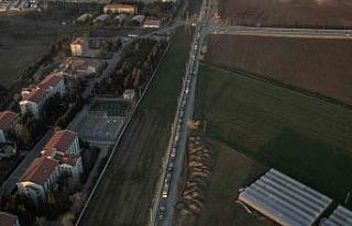 Bir şehrin enkazı böyle taşınıyor