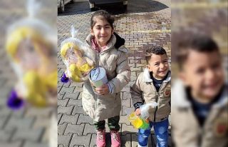 Bisiklet için kumbaralarında biriktikleri paraları...