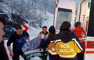 Bölgede 1,5 metreye ulaşan karda mahsur kalan hastalar...