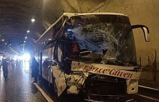 Bolu Dağı Tüneli’nde 4 aracın karıştığı...