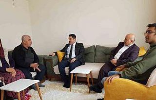 Bozkurtoğlu ve Ünlü depremzedelere ziyaret etti