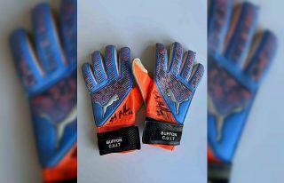 Buffon’un eldivenlerinden elde edilen gelir depremzedelere...