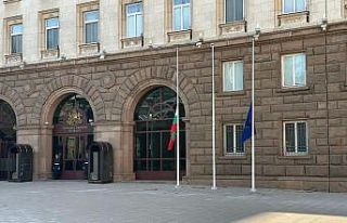 Bulgaristan’da tüm kamu kuruluşlarında bayraklar...