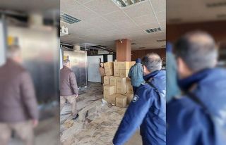 Burhaniyeliler depremzedelere yardım için tek yürek...