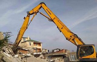 Büyükçekmece’de kaçak yapılar yıkıldı