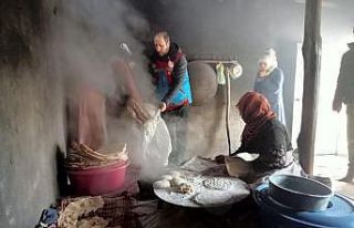 Çaldıranlı kadınlar depremzedeler için ekmek...