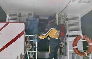 Çanakkale Boğazı’nda gemide rahatsızlanan personel...