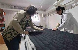 Çanakkale’de depremzedeler için uyku tulumu üretiliyor