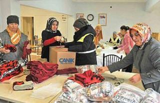 Canikli kadınlar depremzedeler için el ele