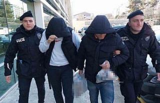 Çekici üzerindeki minibüsle 55 bin 850 uyuşturucu...