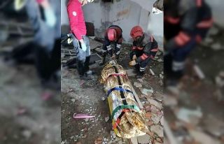 “Çok susadım çabuk olun” diyen minik Ayşenur...