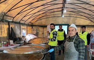 Dargeçit’ten her gün 5 bin depremzedeye sıcak...