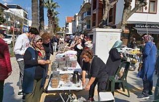Datçalı kadınlar depremzedeler için hayır panayırı...