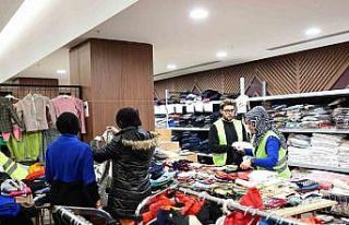 Denizli’ye gelen depremzedelerin ihtiyaçları karşılanıyor