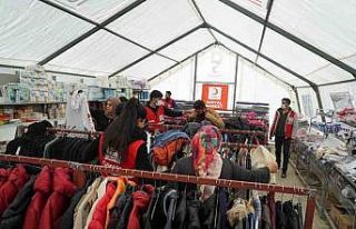 Deprem bölgesinde 5 sosyal market açıldı