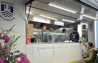 Deprem bölgesinde sıcak yemek