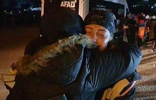 Deprem bölgesinden dönen AFAD ekipleri gözyaşlarına...