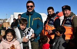 Deprem bölgesinden yürek ısıtan kareler