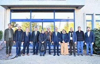 Deprem bölgesine giden öğretim üyeleri çalışmalarını...