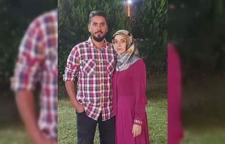 Depremde enkaz altında kalan polis memuru ve ailesi...