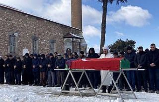 Depremde hayatını kaybeden 26 yaşındaki öğretmen...