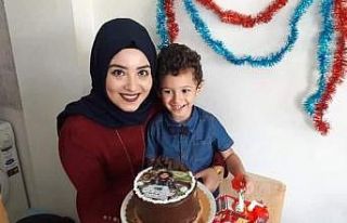 Depremde hayatını kaybeden anne ve oğlu Fethiye’de...