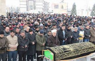 Depremde hayatını kaybeden genç kadın Karaman’da...