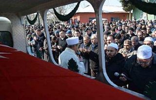 Depremde hayatını kaybeden öğretmen dualarla toprağa...