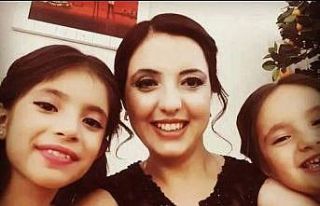Depremde hayatını kaybeden polis memuru ve kızları...