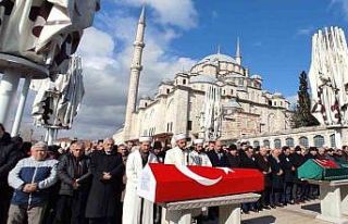 Depremde hayatını kaybeden uzman çavuş ve oğlu...