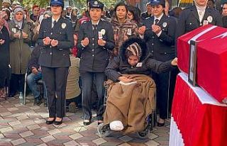 Depremde polis eşini ve 3 çocuğunu kaybetti, tekerlekli...
